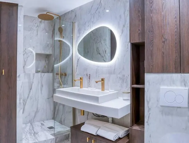 New Luxury Flat - Area *